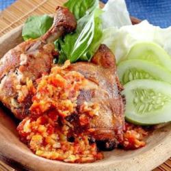 Ayam Penyet   Sambal Khas Free Lalapan