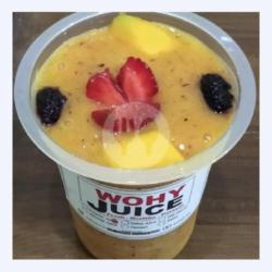 Pineapple Mango Berry Smoothie