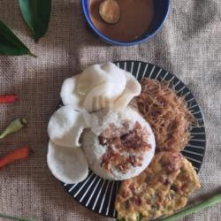 Nasi Uduk Telor Dadar