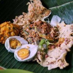 Nasi Pecel Lauk Telur Asin