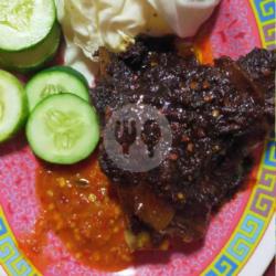 Bebek Sayap Bumbu Hitam Khas Madura Sambel Pedas