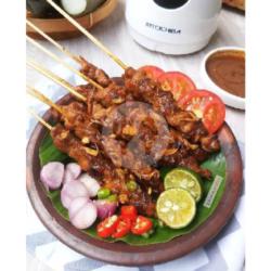 Sate Ayam Plus Lontong/nasi(gratis Teh Manis Panas/dingin)