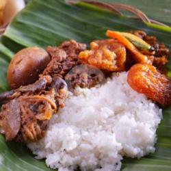 Nasi Gudeg Krecek Telor Pindang