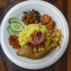 Nasi Kuning Istimewa