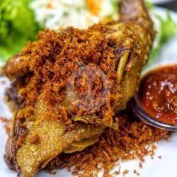 Bebek Goreng Serundeng