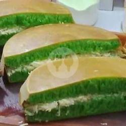 Martabak Manis Pandan Keju