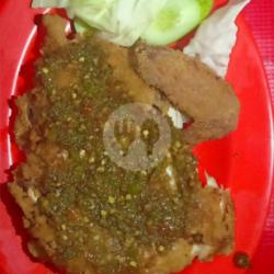 Ayam Geprek   Sambal Ijo   Lalapan