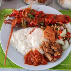 Penyetan Lobster   Lalapan Dan Sambel Super Pedes