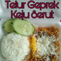 Telur Geprek Keju Serut