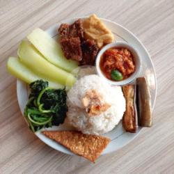 Nasi Tempong Empal   Nasi