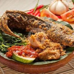 Pecel Lele(tanpa Nasi)  Sambel Terasi   Sayur Asem (tahu Tempe)