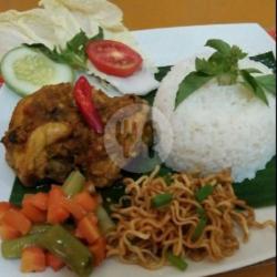 Nasi Campur Ayam Rica Rica Pedas