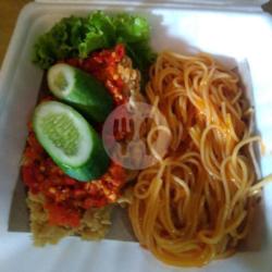 Mie Spagheti Ayam Geprek