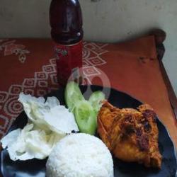 Nasi   Ayam Goreng Cabe Ijo   Tahu Tempe   Dadar   Teh Pucuk