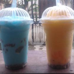 Pop Ice (rasa: Coklat, Anggur, Mangga, Durian, Strawberry, Taro, Melon, Alvocado, Vanilla Blue )