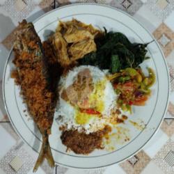 Nasi,ikan Oci Goreng Serundeng Padang