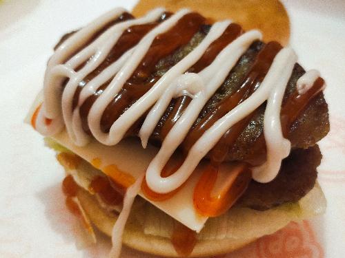 Burger Myeisha, Gang H. Ali Eni