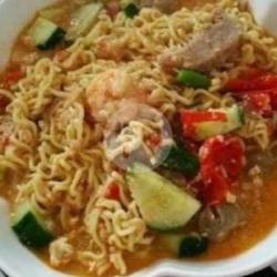 Seblak (indomie Ayam Bawang Baso)