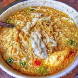 Special Mie Kuah Kari Telur