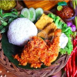 Paket Nasi Ayam Tahu Tempe Penyet Sadis Merah