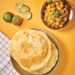 Chana Masala   Bhatura