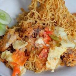 Mie Goreng Ayam Geprek