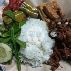 Nasi Penyetan Usus