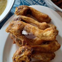 Goreng Kepala Ayam Serundeng