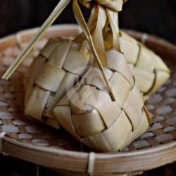 Ketupat Satu Dan Bumbu Sate Padang