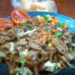 Kwetiau Isi Baso Telor Campur