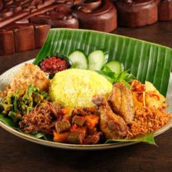 Nasi Kuning Campur