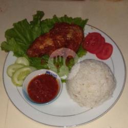 Ayam Dada Bumbu Rujak   Nasi