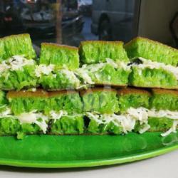 Martabak Keju Susu Pandan (sedang)