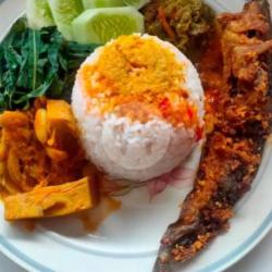 Nasi Campur Ikan Lele