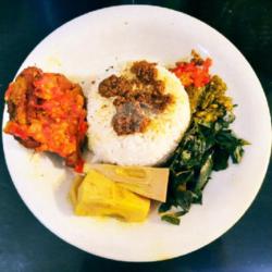 Nasi Ayam Belado Sayur Nangka Sambel Ijo Daun Singkong