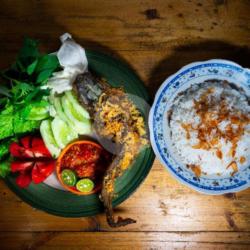 Pecel Lele Kremes   Nasi Putih