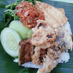 Nasi Tempong Cumi Sambel Terasi Ndower