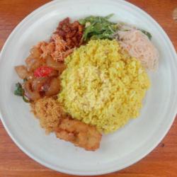 Nasi Kuning Krecek