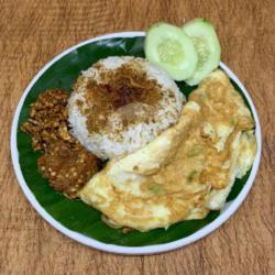 Nasi Uduk Telur Dadar Gulung