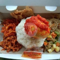 Nasi Uduk Istimewa Telor Balado