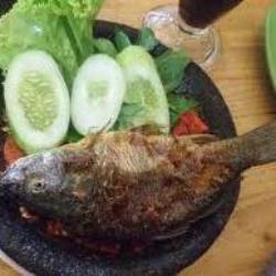 Ikan Nila Goreng   Nasi Uduk / Putih