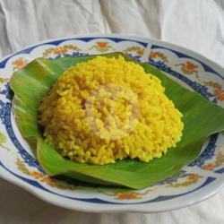 Nasi Uduk Kuning Bawang Goreng