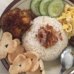 Nasi Uduk   Ayam Rendang