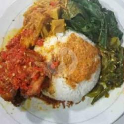 Nasi Ayam Balado Merah