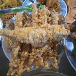 Nasi Rames   Ikan Bandeng Presto