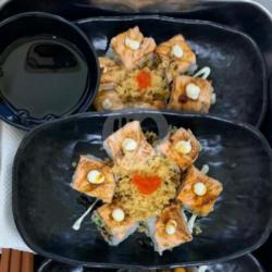 Aburi Salmon Crispy Roll