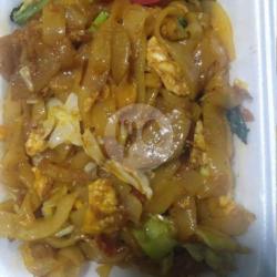 Kwetiaw Goreng  Sosis Ayam Baso