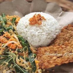 Nasi Urap Tempe Krispi