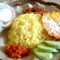 Nasi Kuning   Telor Ceplok