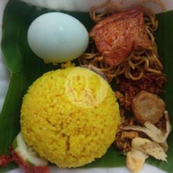 Nasi Kuning Lengkap   Telur Asin